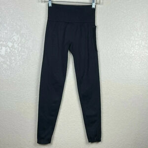 PINK Leggings Women’s Sz XS Cool & Comfy Capri Seamless Pull on Athletic Black